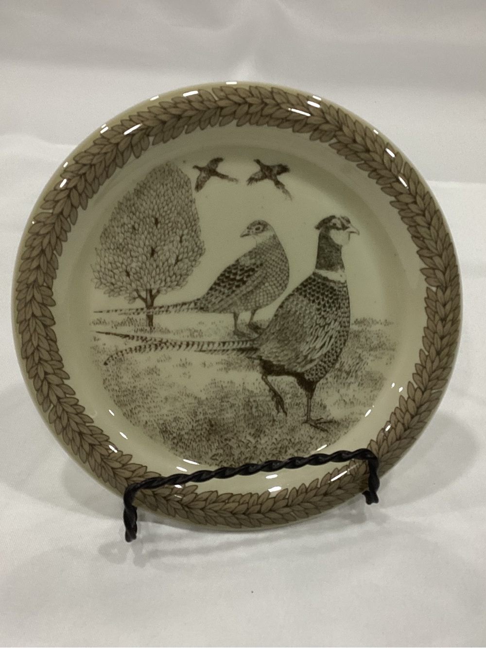 Decorative Game Bird Dinner Plate in Beige